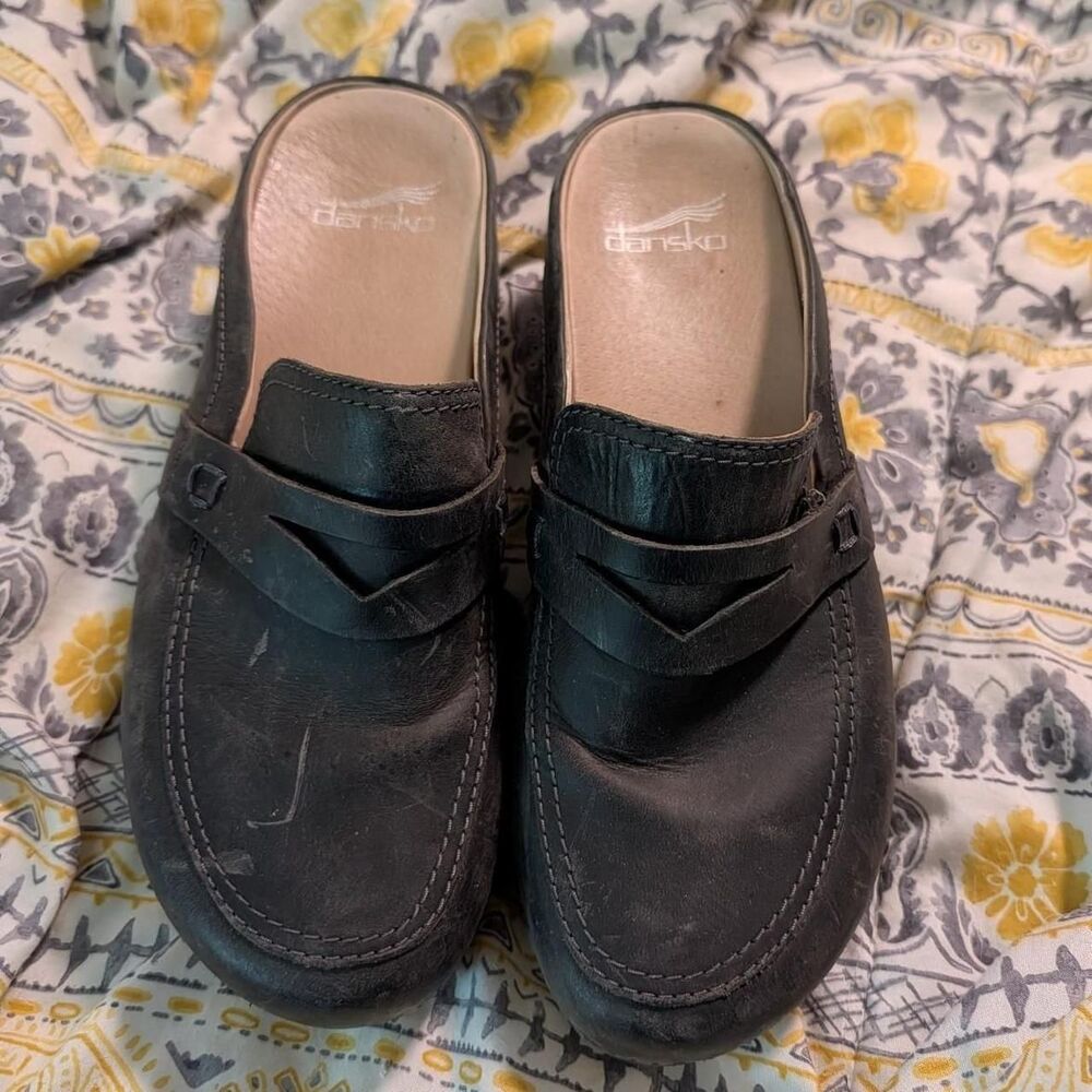 Dansko Women's Black and Tan Clogs